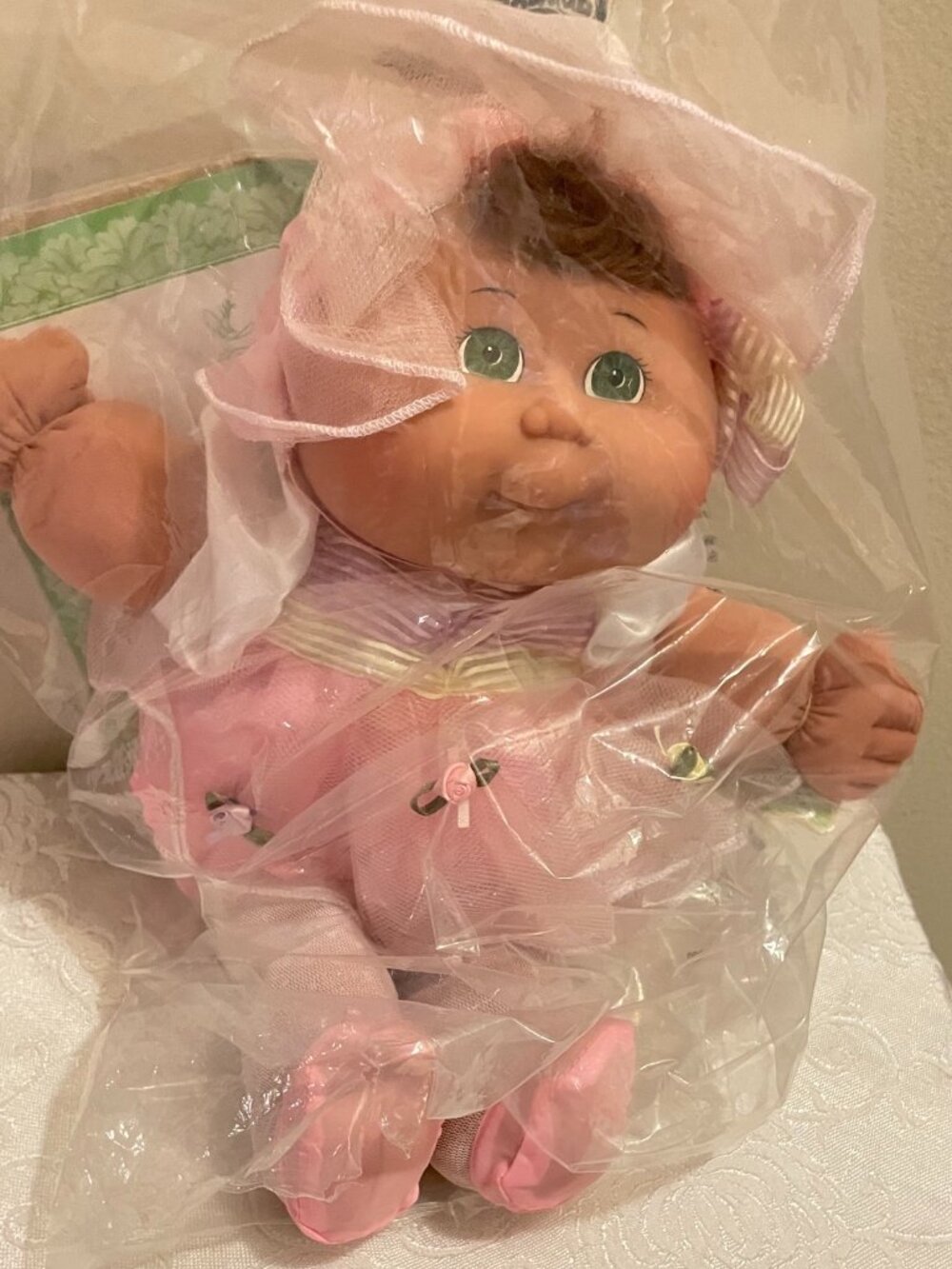 1995 Cabbage Patch Kids-Babies Hispanic. Brown Hair 12" Vinyl Cloth Pink/White